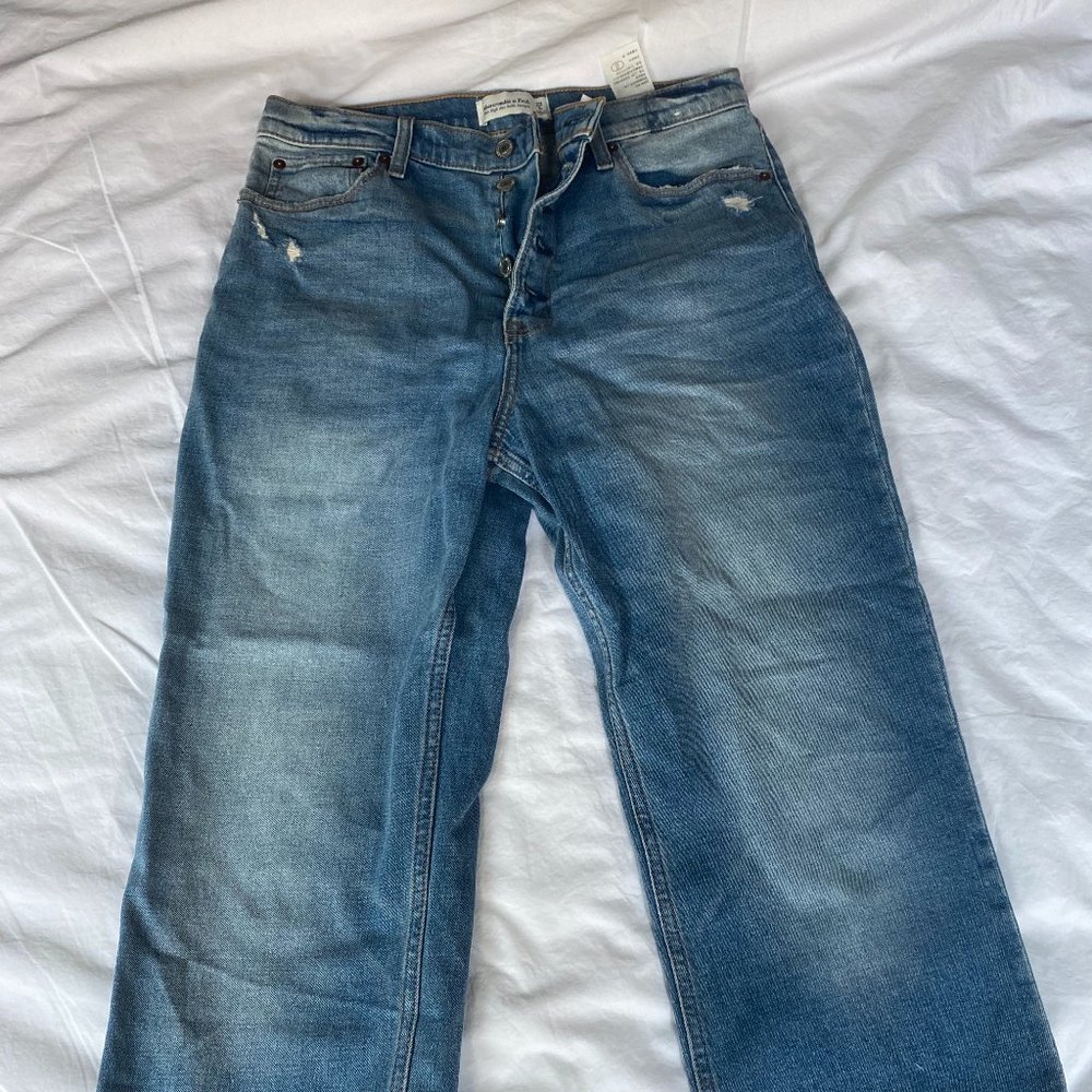 Abercrombie & Fitch Ultra-High Rise Ankle Jeans